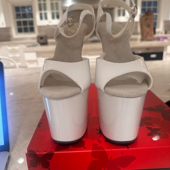 Pleaser White Heels NWT size 8 - Picture 3 of 9